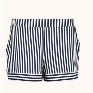 Lively lounge short size medium